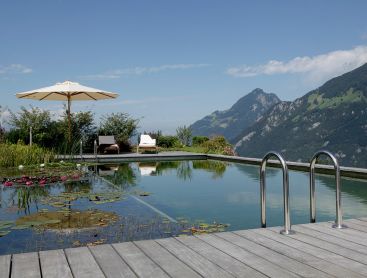 baignade ecologique en Suisse avec vue sur lac 